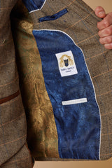 Pánský třídílný tvídový oblek s rybí kostí, hnědý kostkovaný vzor, padnoucí střih, dvojitý klasický střih