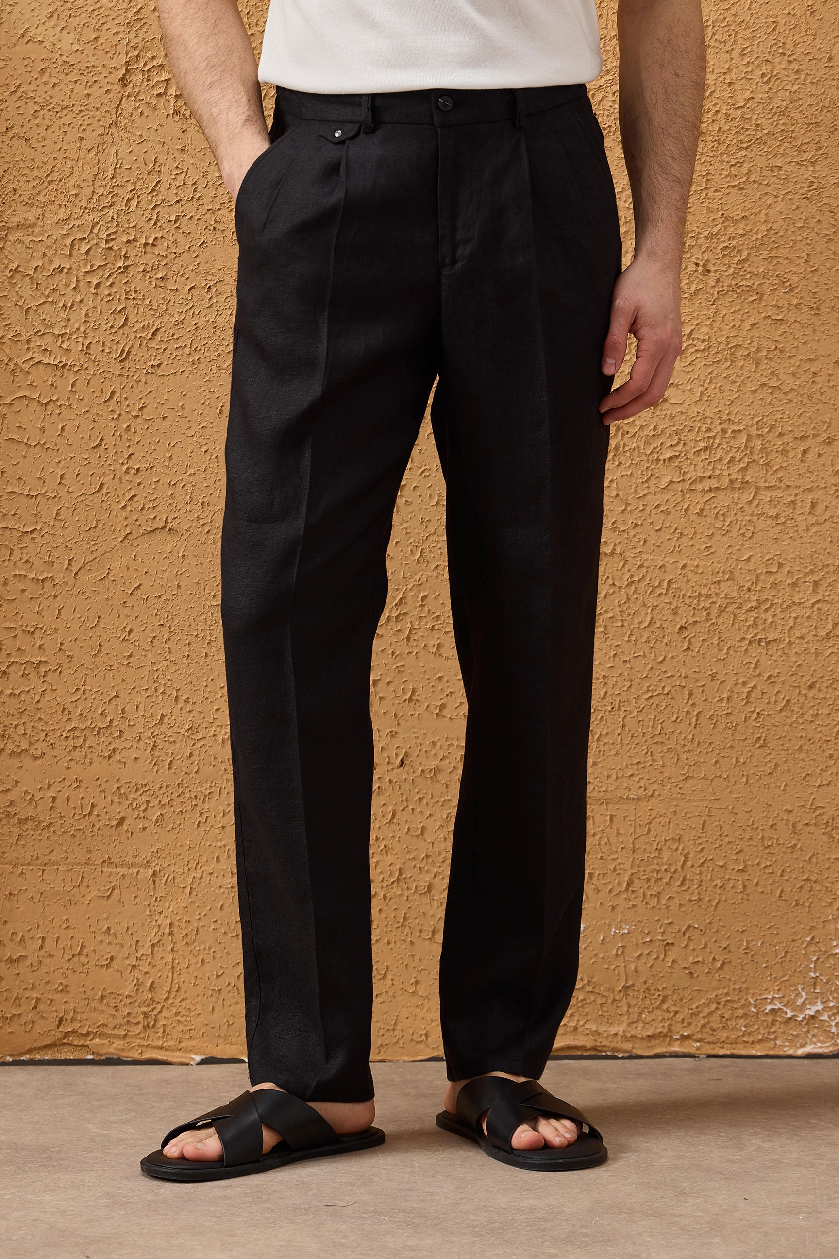 Pánský černý lněný elegantní ležérní dvoudílný oblek se zipem vpředu v safari stylu, letní