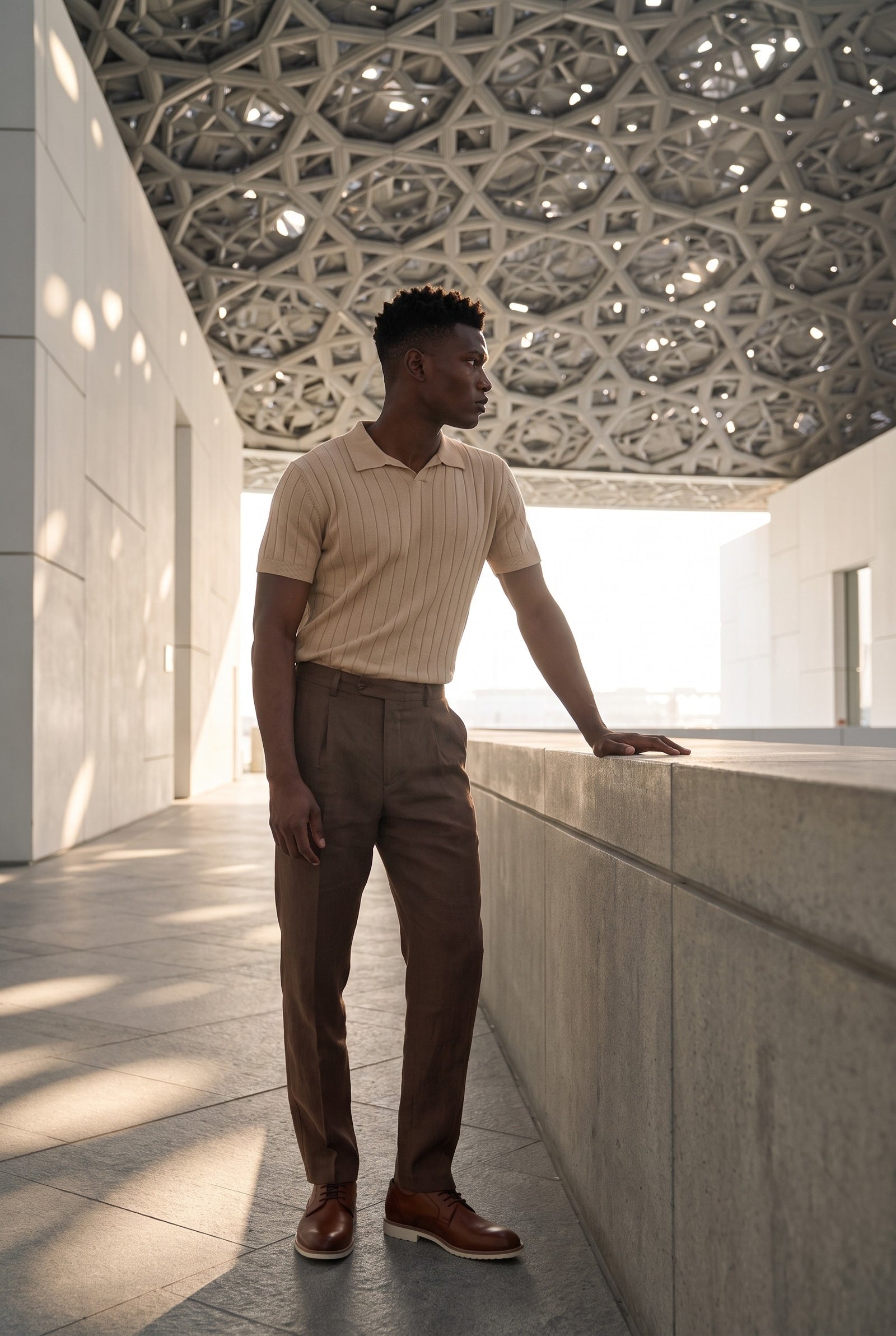 Look #891 styled with Pánské béžové žebrované pletené polo tričko