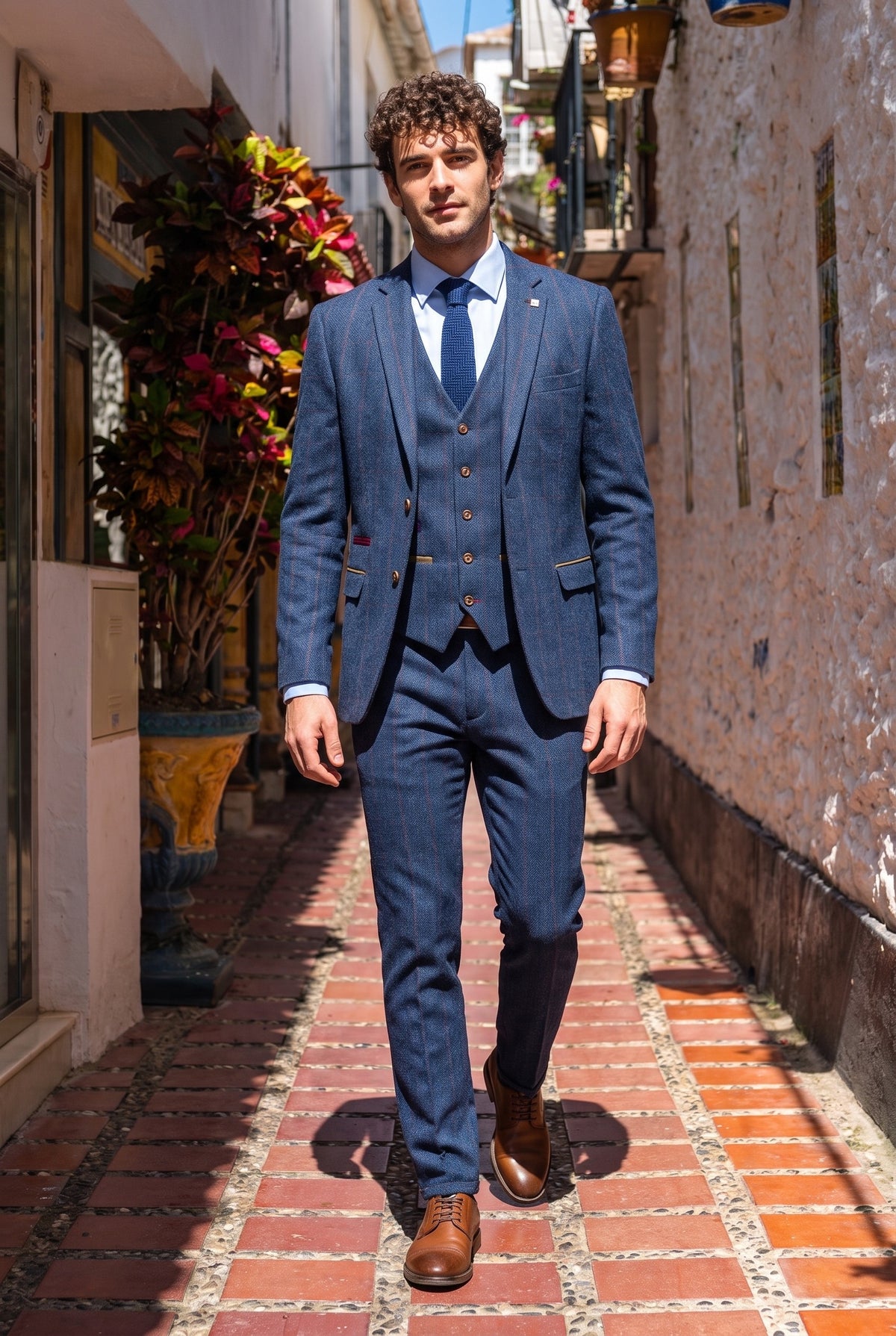Look #986 styled with Pánský modrý třídílný tvídový kostkovaný oblek Scott