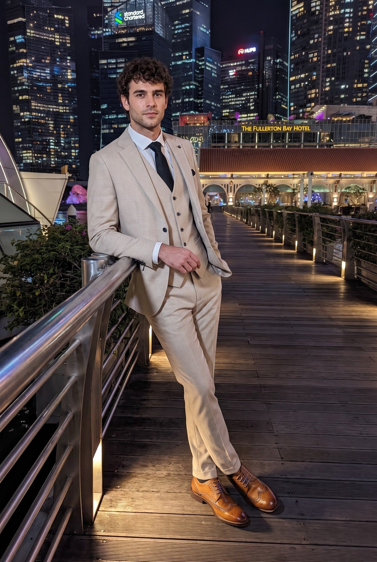 Look #772 styled with Regent - Krémový třídílný kostkovaný svatební oblek pro muže
