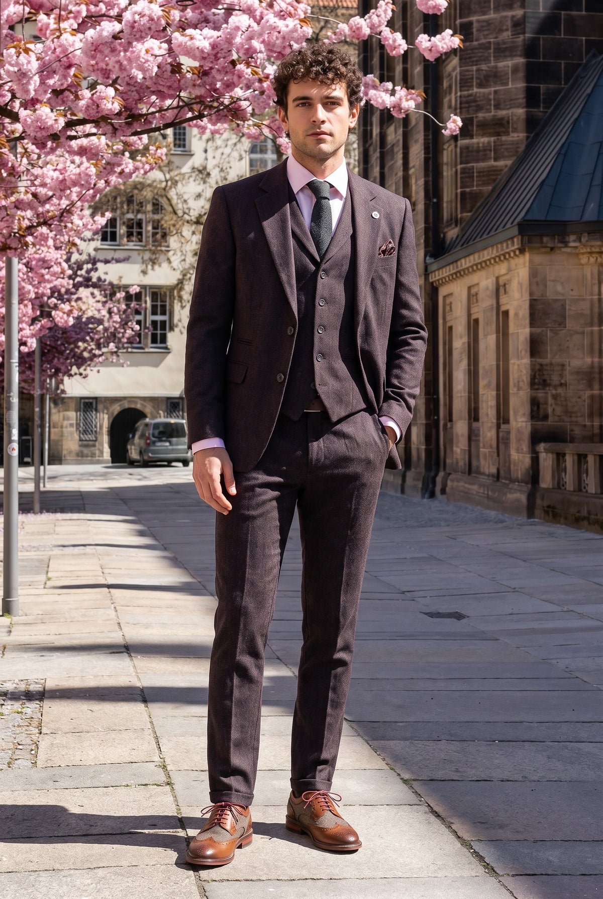 Look #992 styled with Pánský třídílný tvídový oblek s motivem rybí kosti a švestky