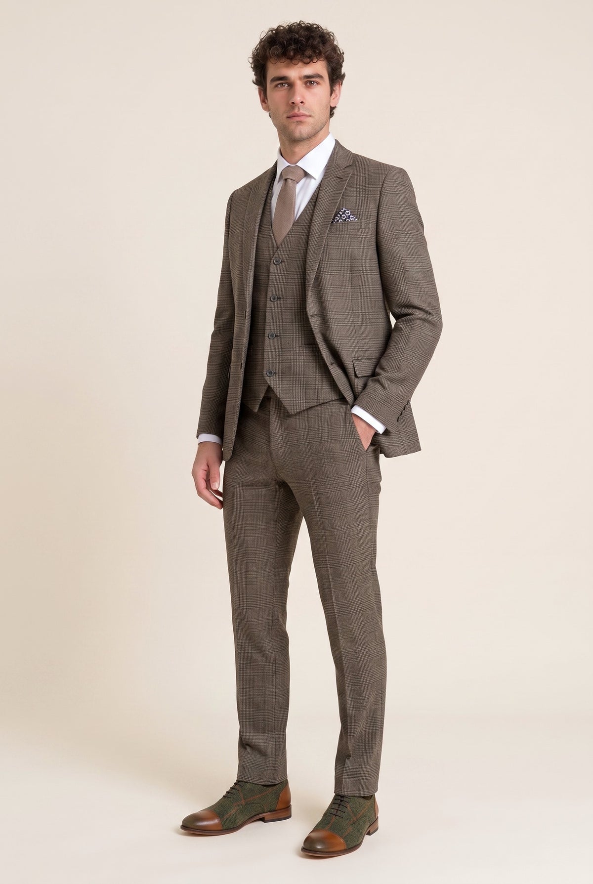 Look #603 styled with Pánský třídílný oblek s klasickým kostkovaným vzorem, hnědý, úzký střih