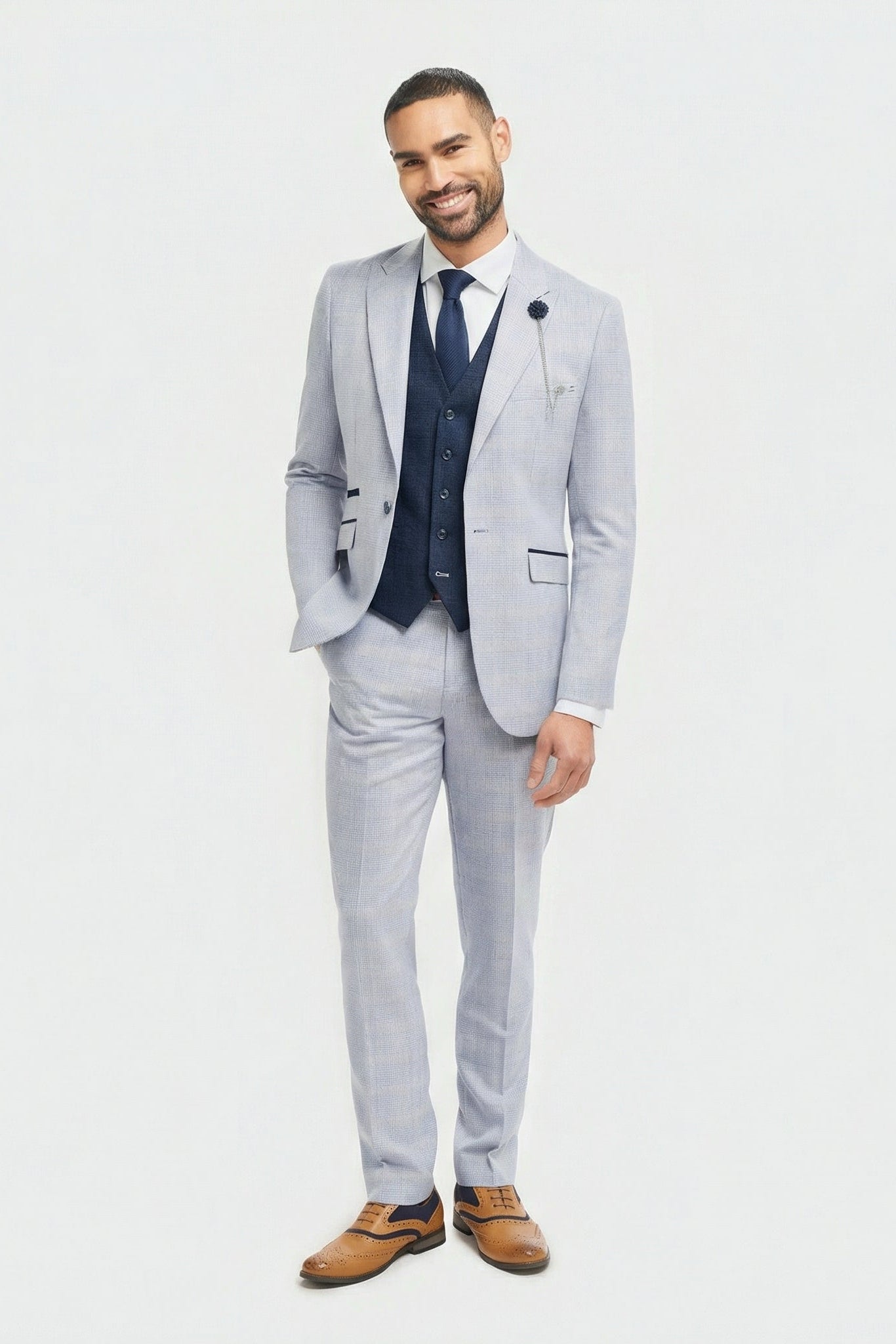 Pánský světle modrý kostkovaný třídílný oblek prince z Walesu s tmavě modrou vestou