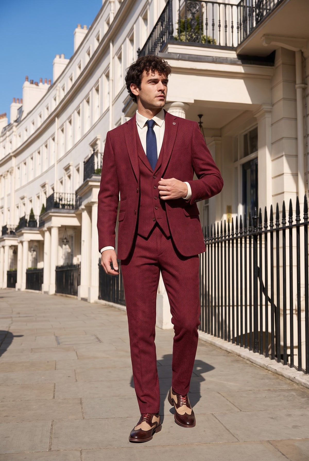Look #508 styled with Pánský třídílný tvídový oblek s motivem rybí kosti v vínově červené barvě - STZ11
