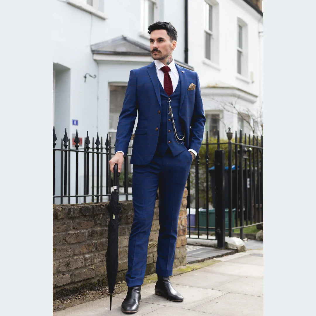 Pánský modrohnědý kostkovaný třídílný oblek, padnoucí střih, svatební a maturitní ples, dostihy, princ z Walesu