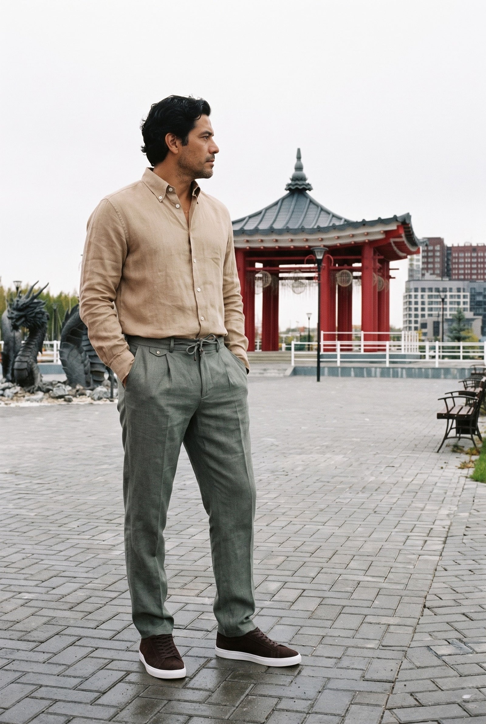 Look #1030 styled with Pánské šalvějově zelené skládané kalhoty ze 100% lnu se stahovací šňůrkou, volný rovný střih