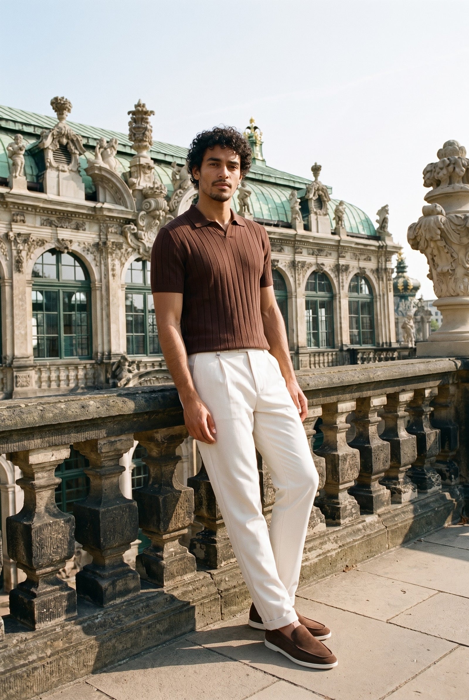 Look #1027 styled with Pánské hnědé žebrované pletené polo tričko
