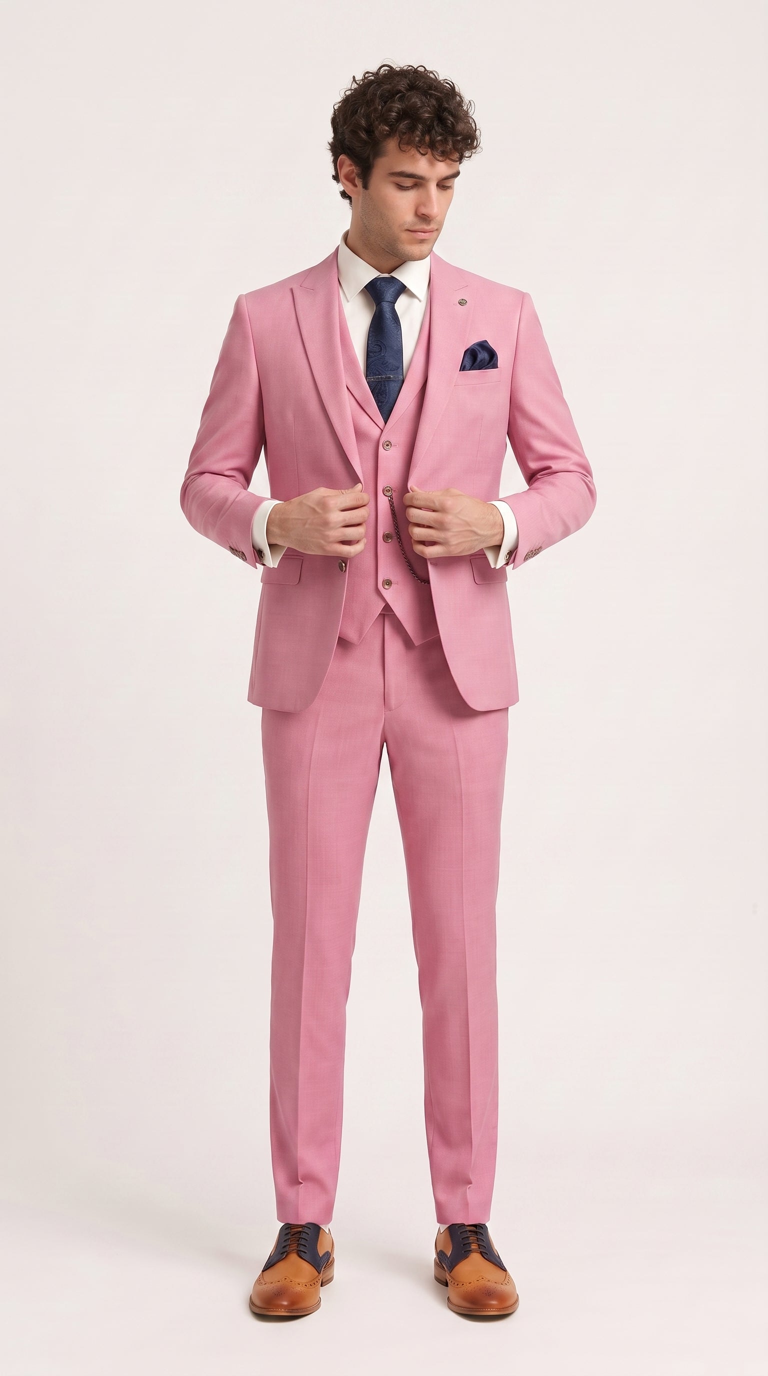 Look #149 styled with Pánský třídílný oblek James růžového střihu