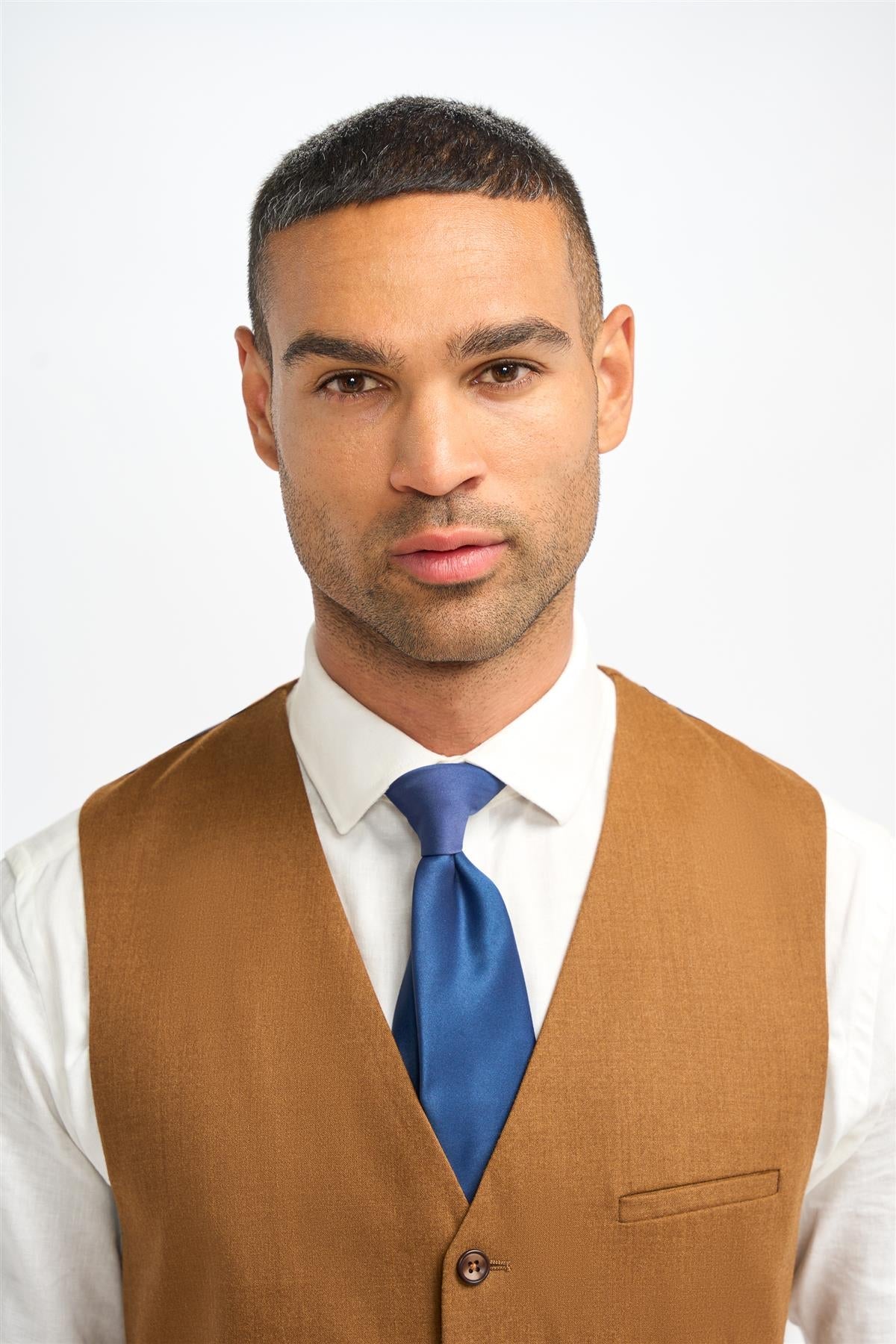 James - Pánská vlněná vesta v hnědé barvě s velbloudovým vzorem