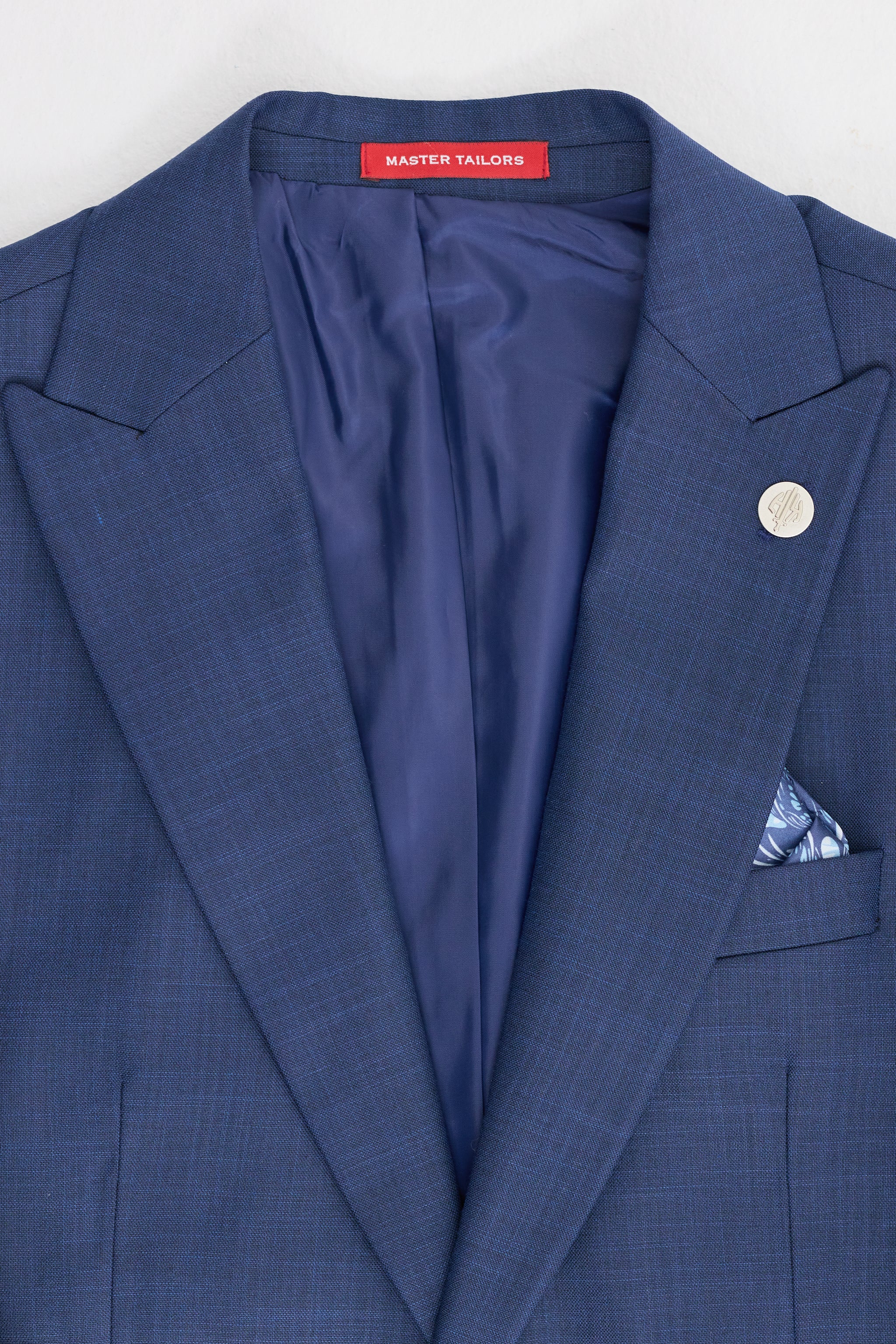 Pánský třídílný oblek James v tmavě modré barvě, padnoucí střih