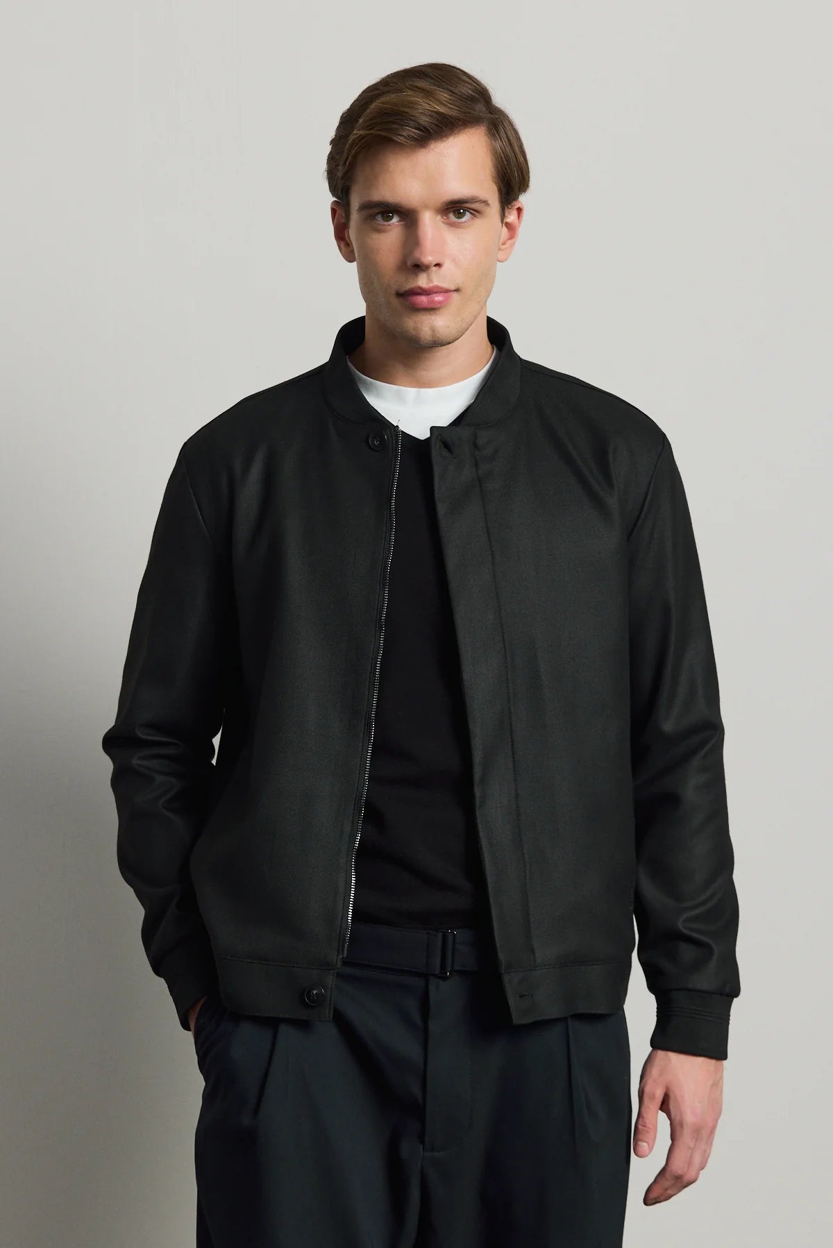 Pánská černá minimalistická elegantní bomber bunda