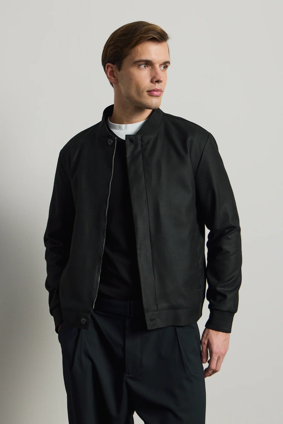 Pánská černá minimalistická elegantní bomber bunda