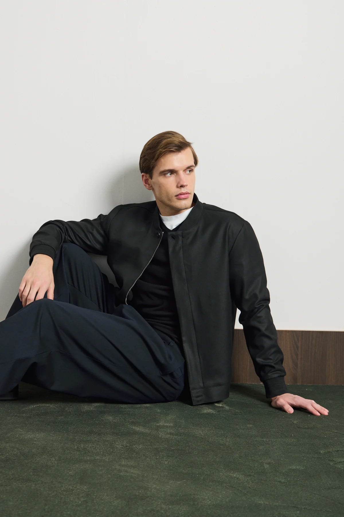 Pánská černá minimalistická elegantní bomber bunda