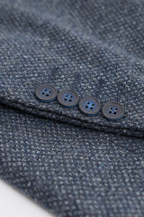 Pánský třídílný oblek v tmavě modré barvě s dvouřadou vestou